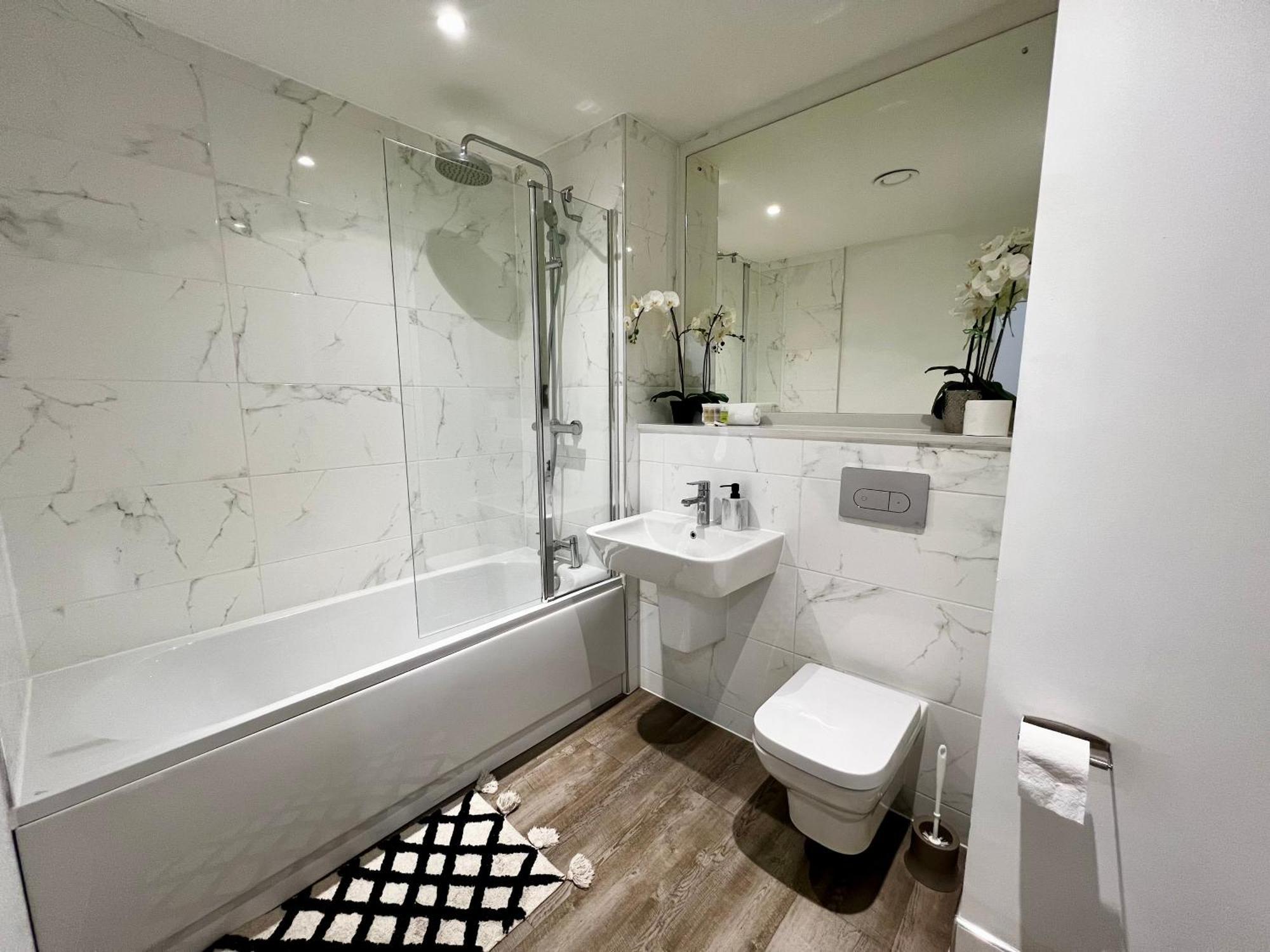 Premium Deals L Last-Minute Stay L 4 Min Walk To Birmingham Central Library L 18Th Floor 2 Bed 2 Bath City Centre Penthouse With Gym & Netflix By Jvt Short Lets ภายนอก รูปภาพ